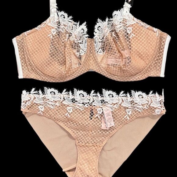 Victorias Secret LUXE Dream Angels Push up without Padding bra & Cheekini panty - Picture 2 of 3